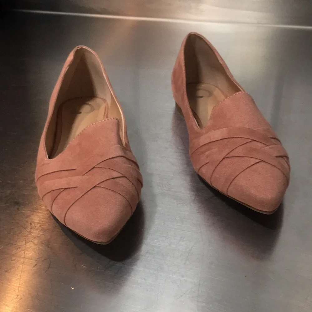 New WB Woman’s Journee Collection Elegant Pink Women's Flats